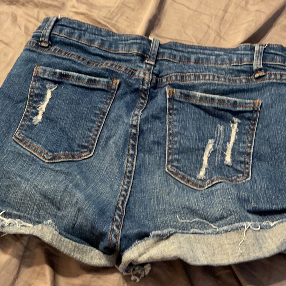 Shorts - Picture 2 of 3